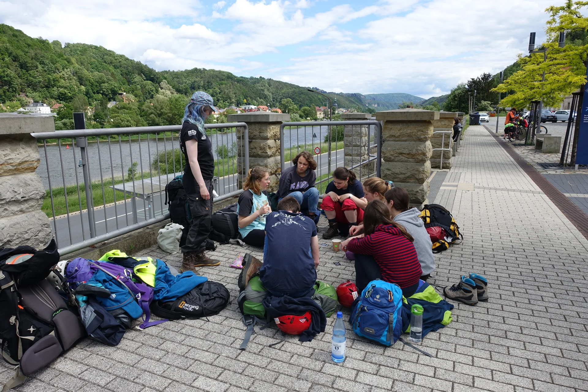 Warten auf den Bus in Bad Schandau | © Louise